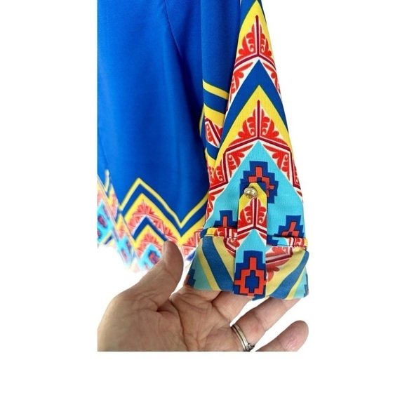 PINK OWL, NWOT,WOMENS AZTEC DESIGN TOP. 
V-NECK WITH 3/4 ROLL-UP SLEEVES.SIZE S - Picture 3 of 7